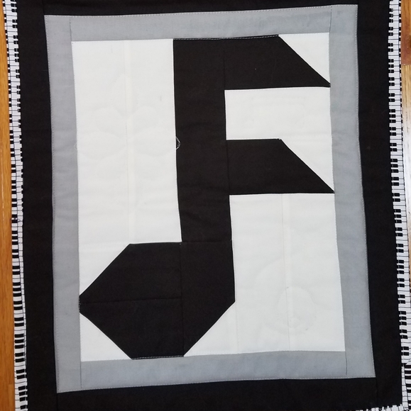 Musical Notes Wall hanging - Picture 3 of 3